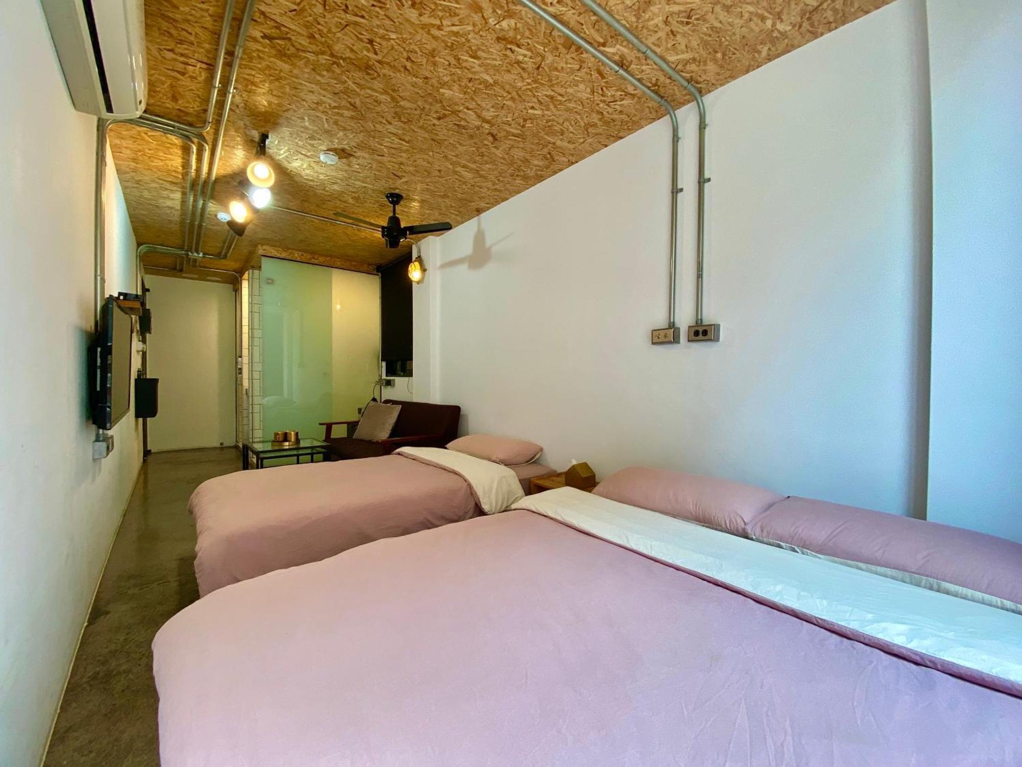 K. Gold Hotel Taichung Room photo